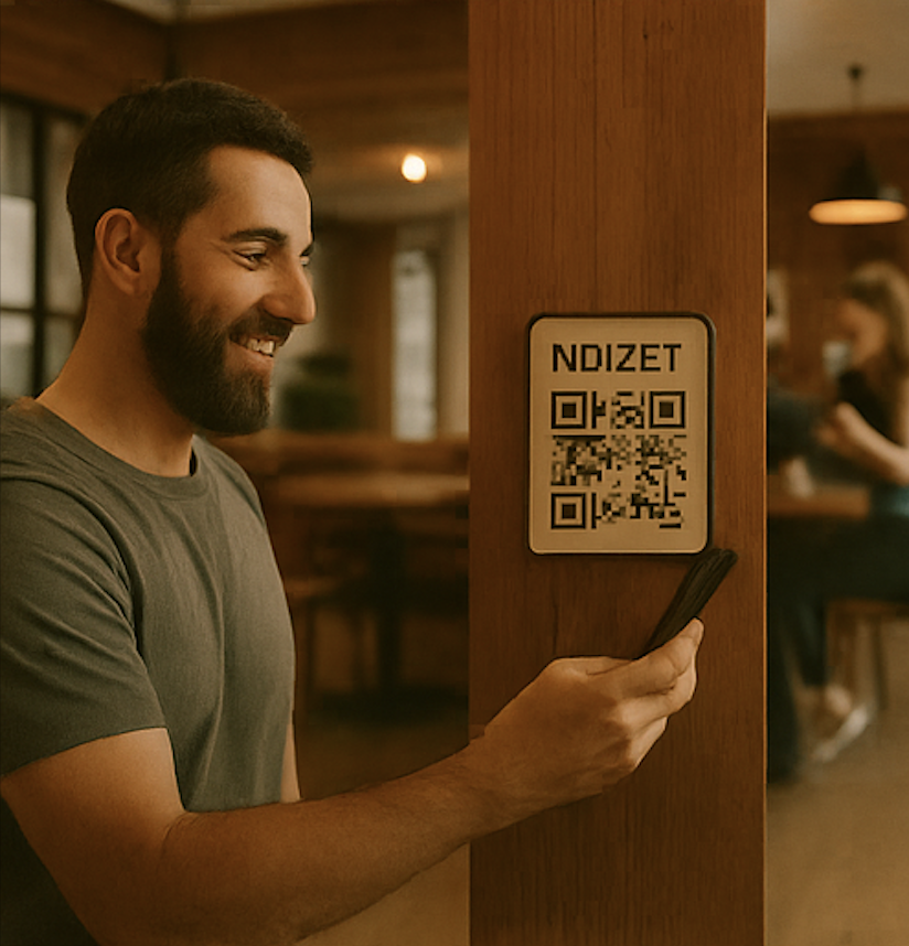 NOIZET Platform in Action - Team interacting in coworking space